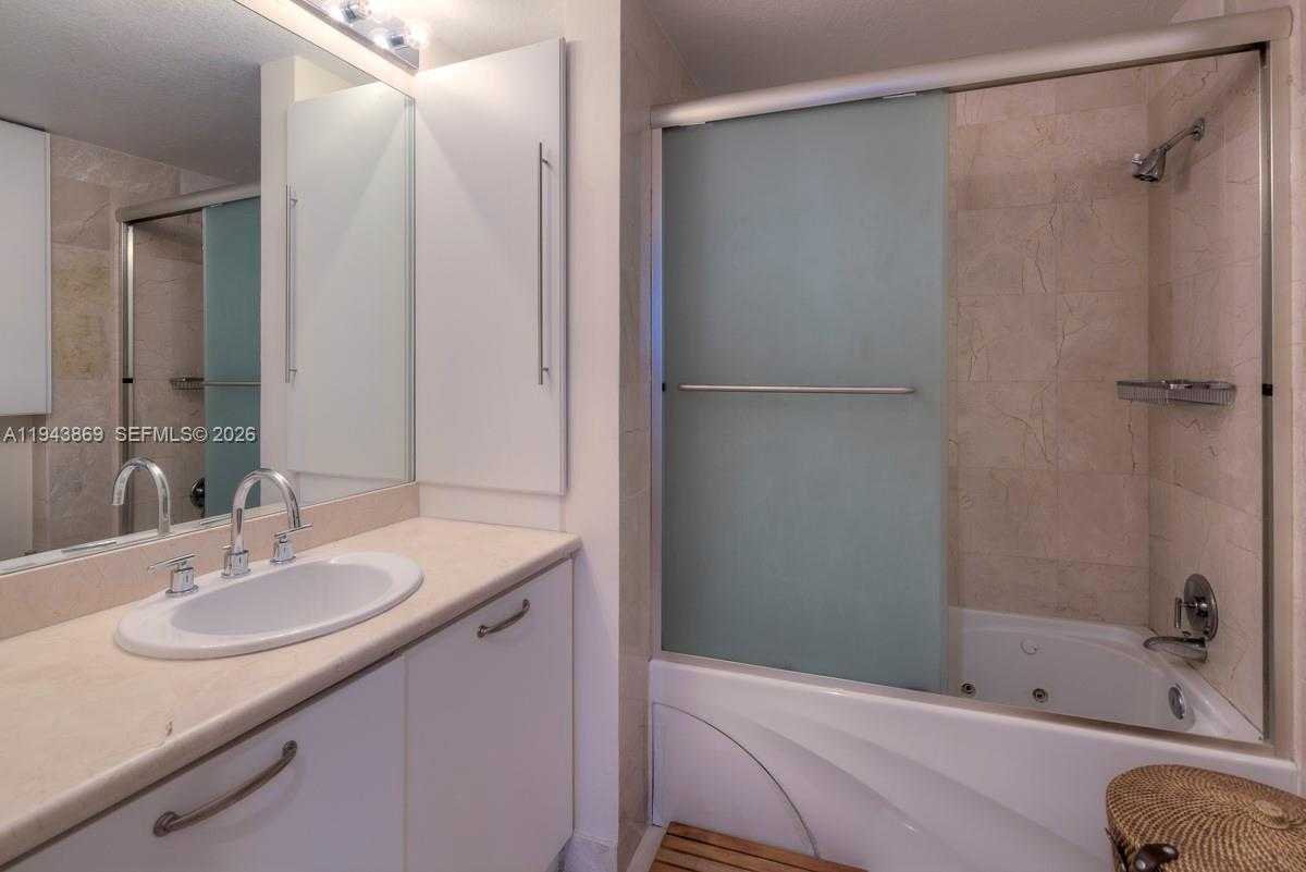 Small Image of 6515 COLLINS AVE #1804, Miami Beach Number 15