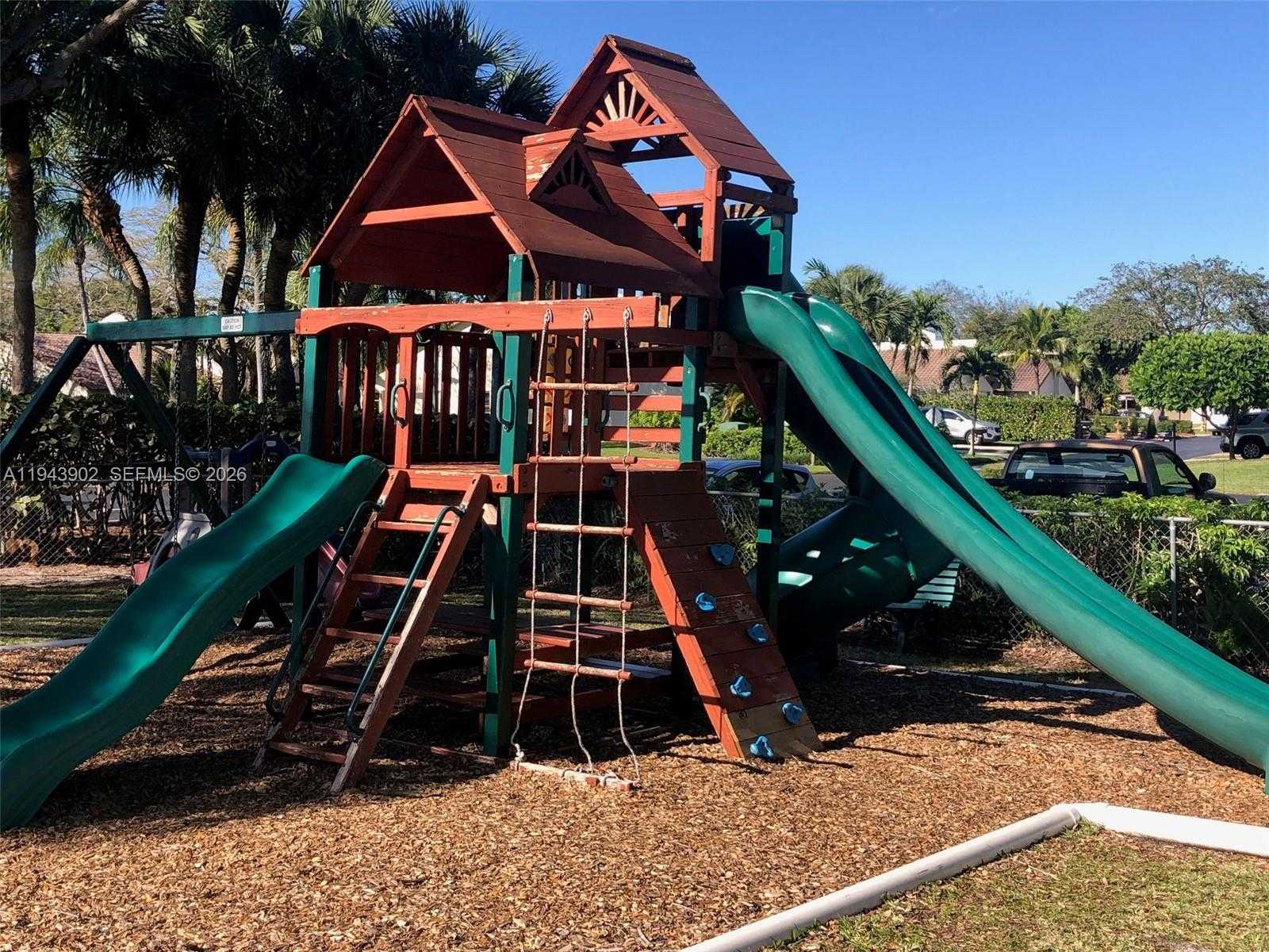 Small Image of 8589 SOUTH WEST 115 PL, Miami Number 28