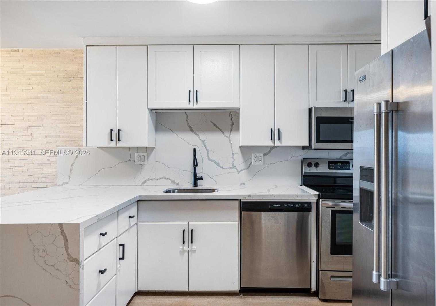 Small Image of 1331 LINCOLN RD #1403, Miami Beach Number 5