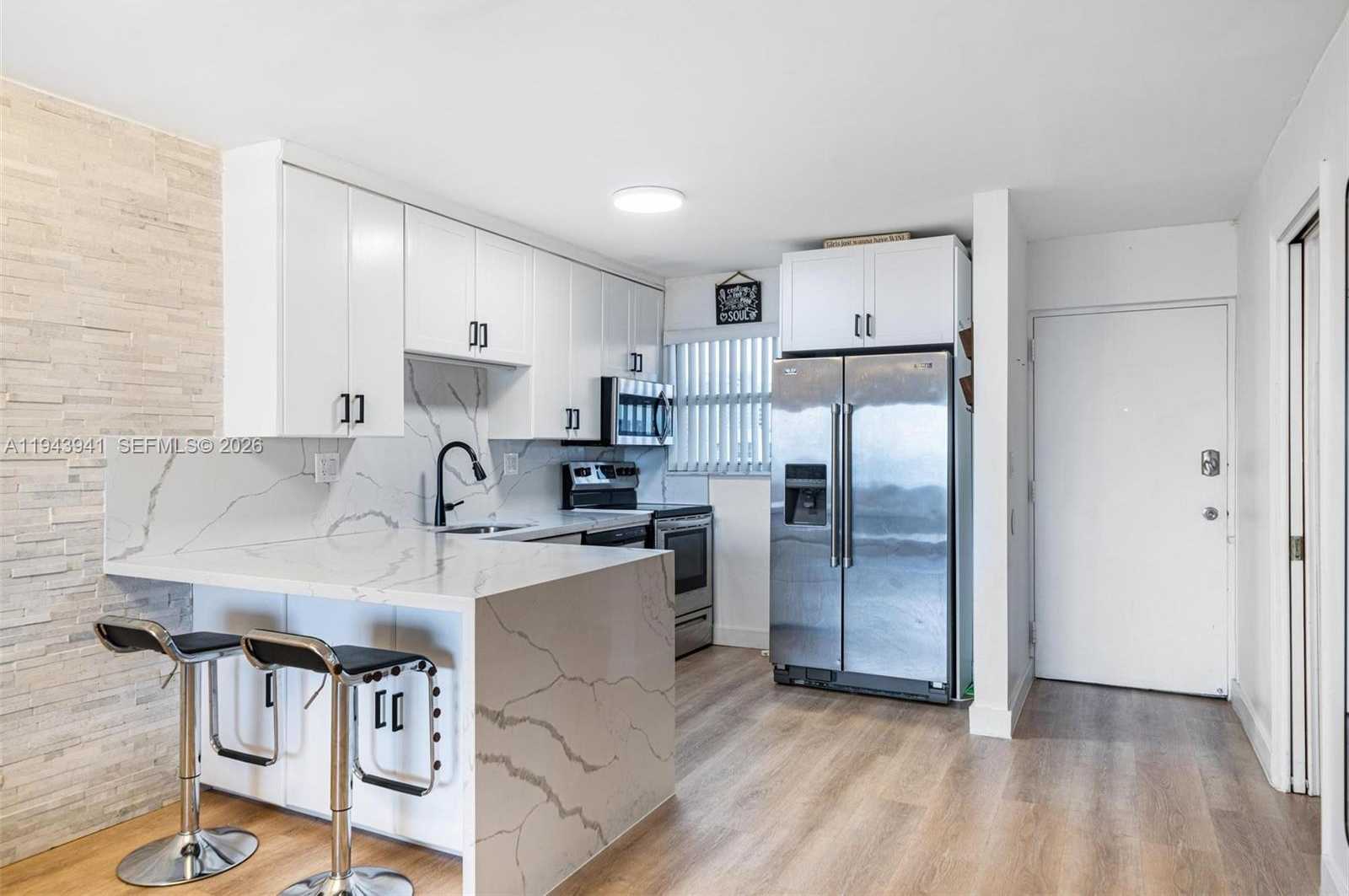 Small Image of 1331 LINCOLN RD #1403, Miami Beach Number 6