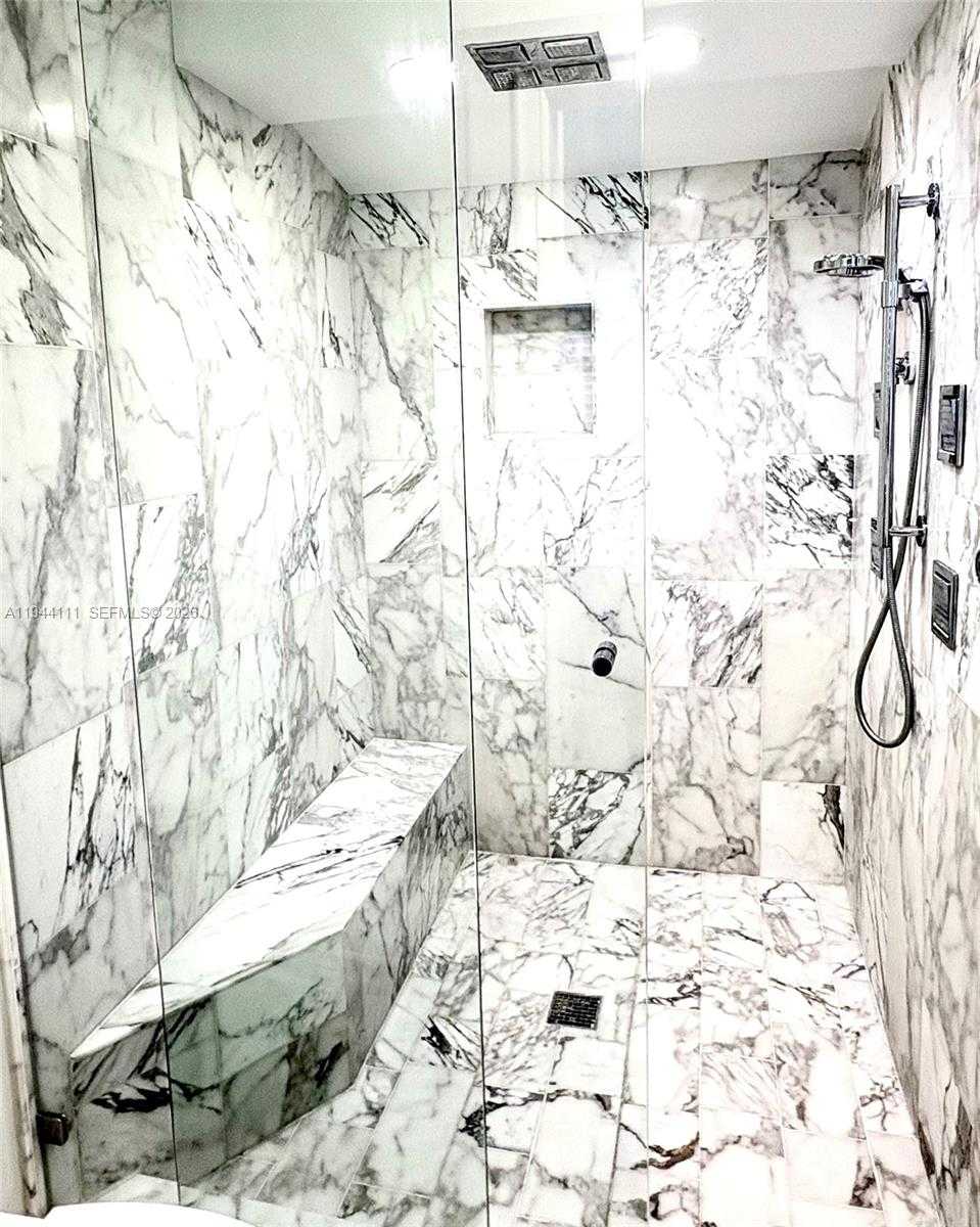 Small Image of 2301 SOUTH MIAMI AVE, Miami Number 13