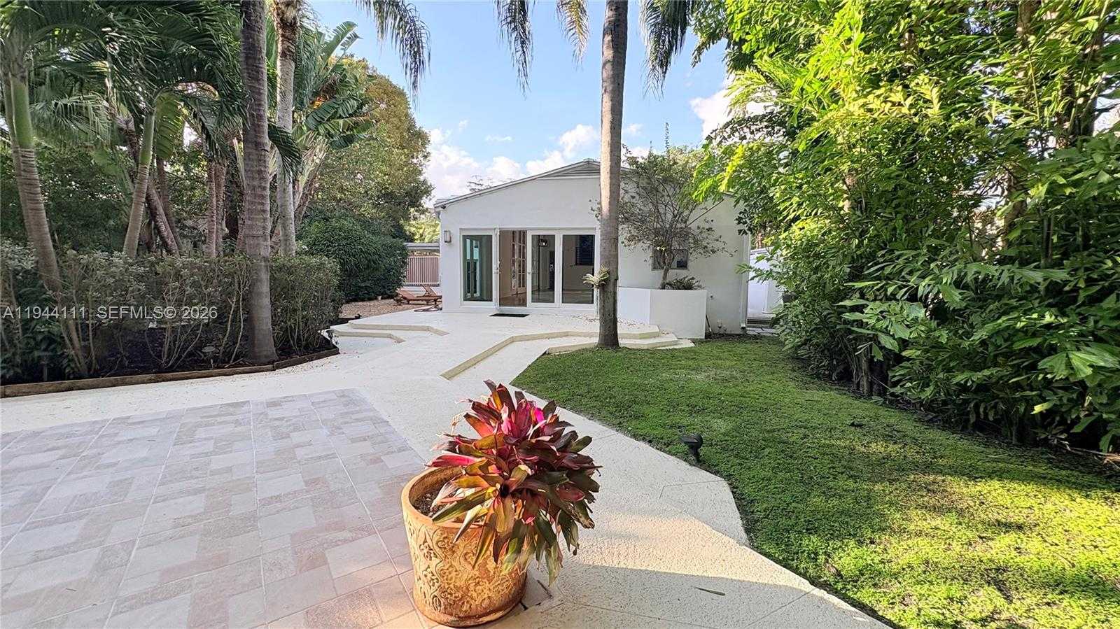 Small Image of 2301 SOUTH MIAMI AVE, Miami Number 23