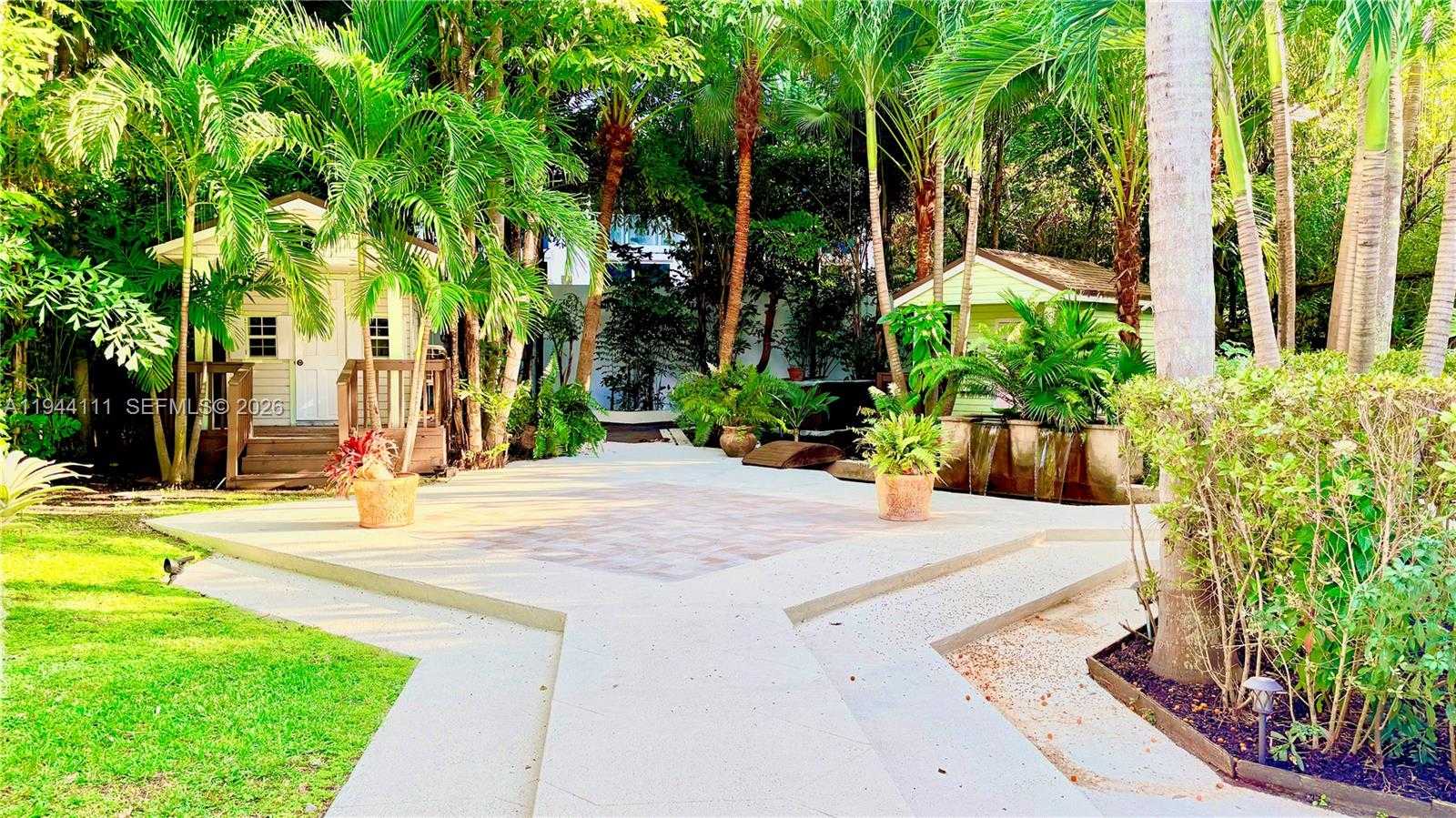 Small Image of 2301 SOUTH MIAMI AVE, Miami Number 27