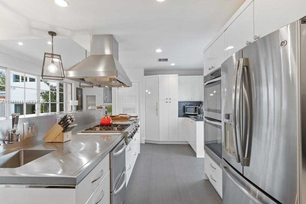 Small Image of 2301 SOUTH MIAMI AVE, Miami Number 41