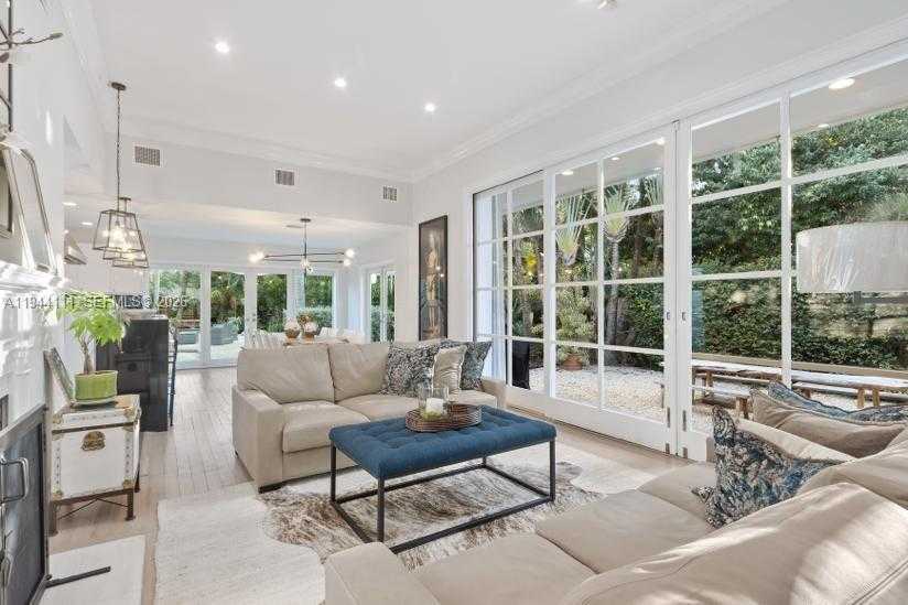 Small Image of 2301 SOUTH MIAMI AVE, Miami Number 48