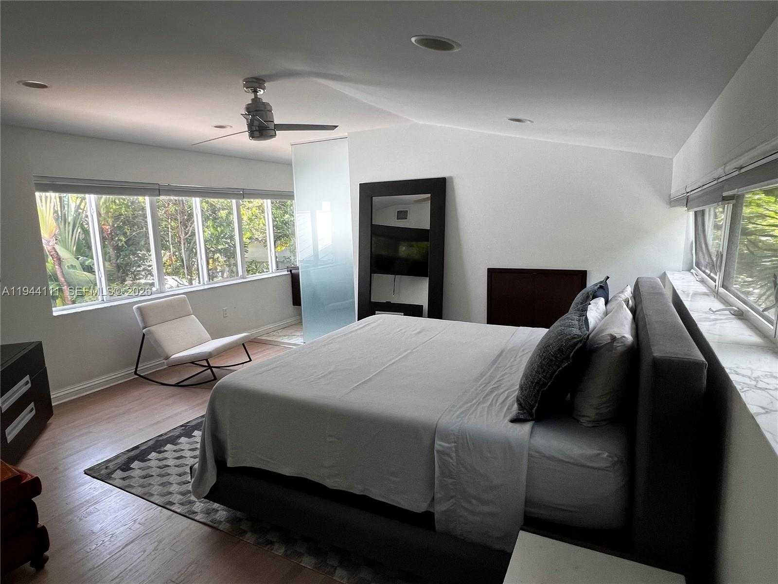 Small Image of 2301 SOUTH MIAMI AVE, Miami Number 49