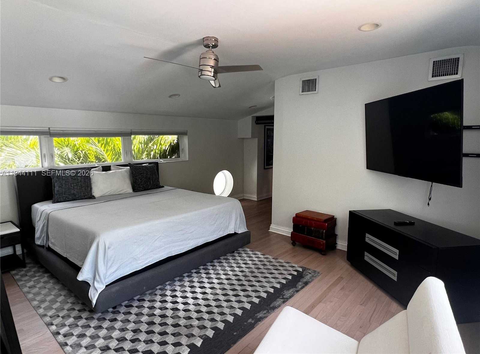 Small Image of 2301 SOUTH MIAMI AVE, Miami Number 50