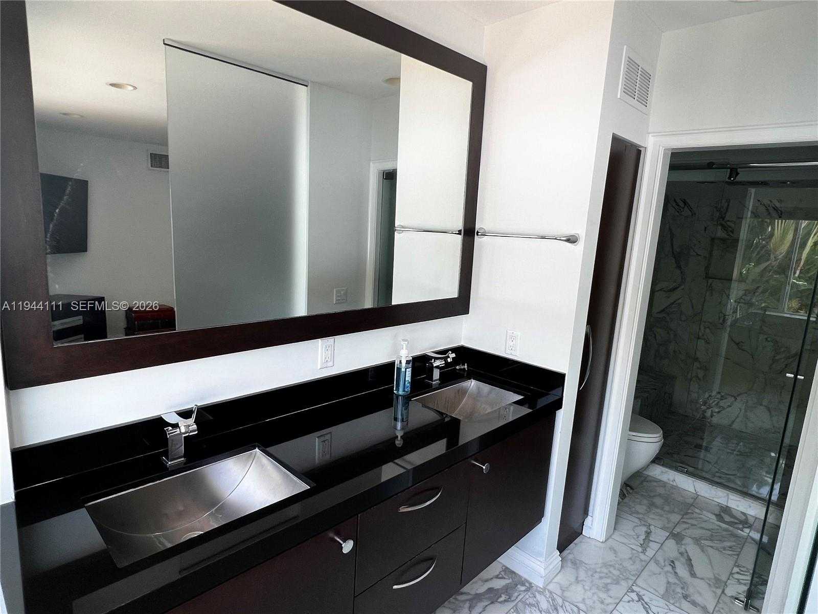 Small Image of 2301 SOUTH MIAMI AVE, Miami Number 52