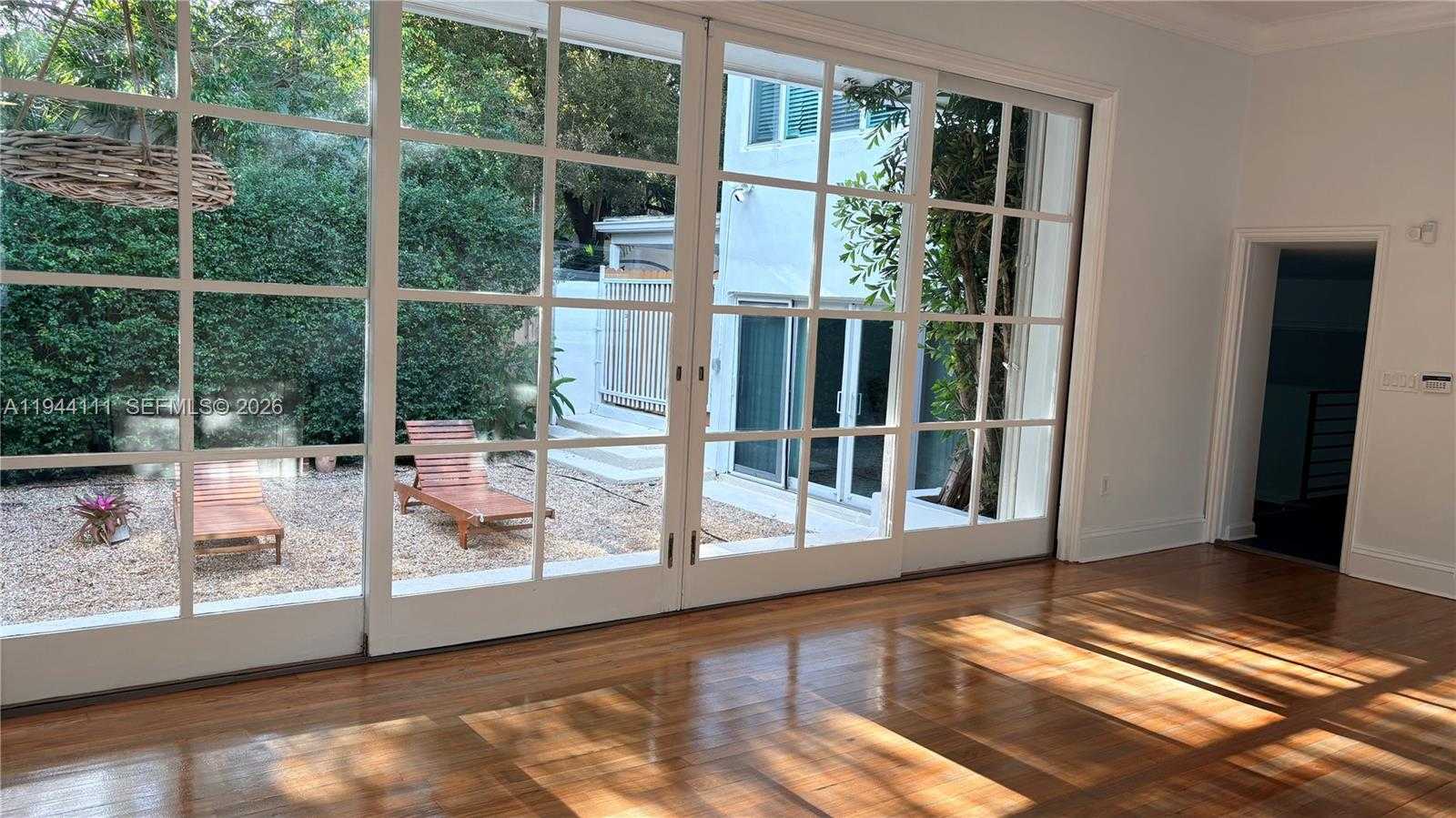 Small Image of 2301 SOUTH MIAMI AVE, Miami Number 6