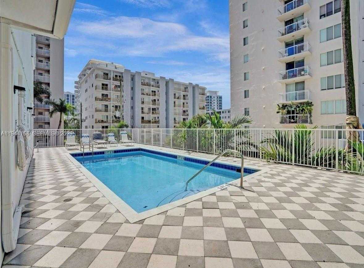 Small Image of 1331 LINCOLN RD #1004, Miami Beach Number 8