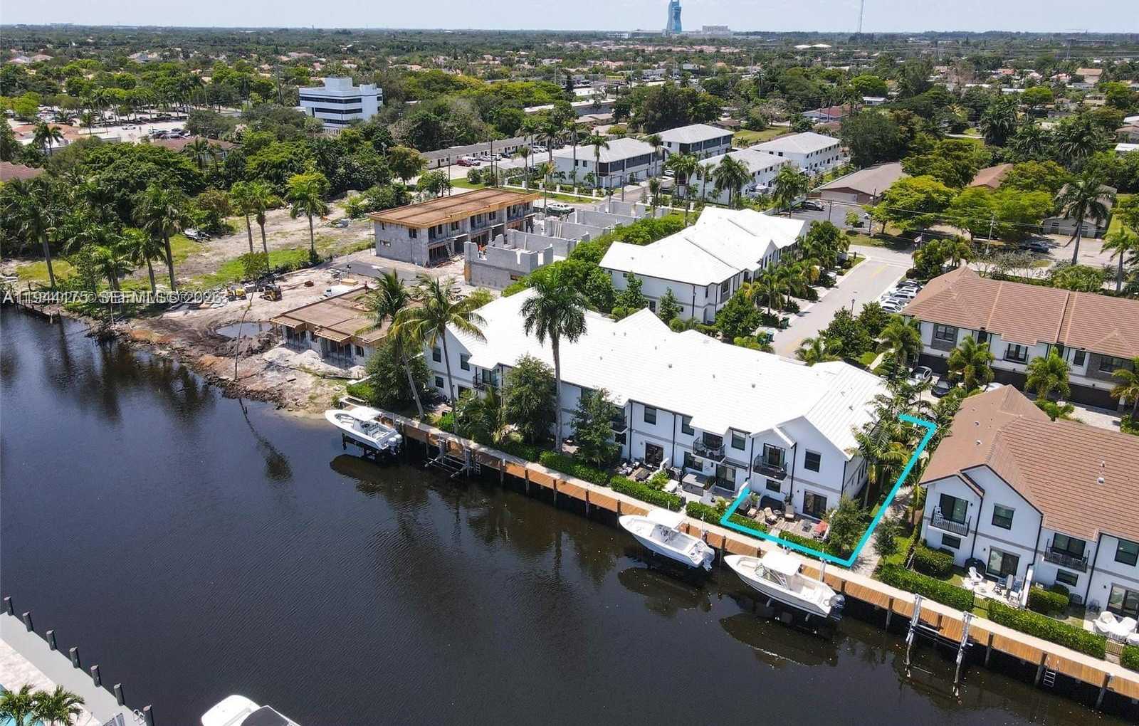 Small Image of 4518 EAST AQUA BELLA LN #4518, Dania Beach Number 14