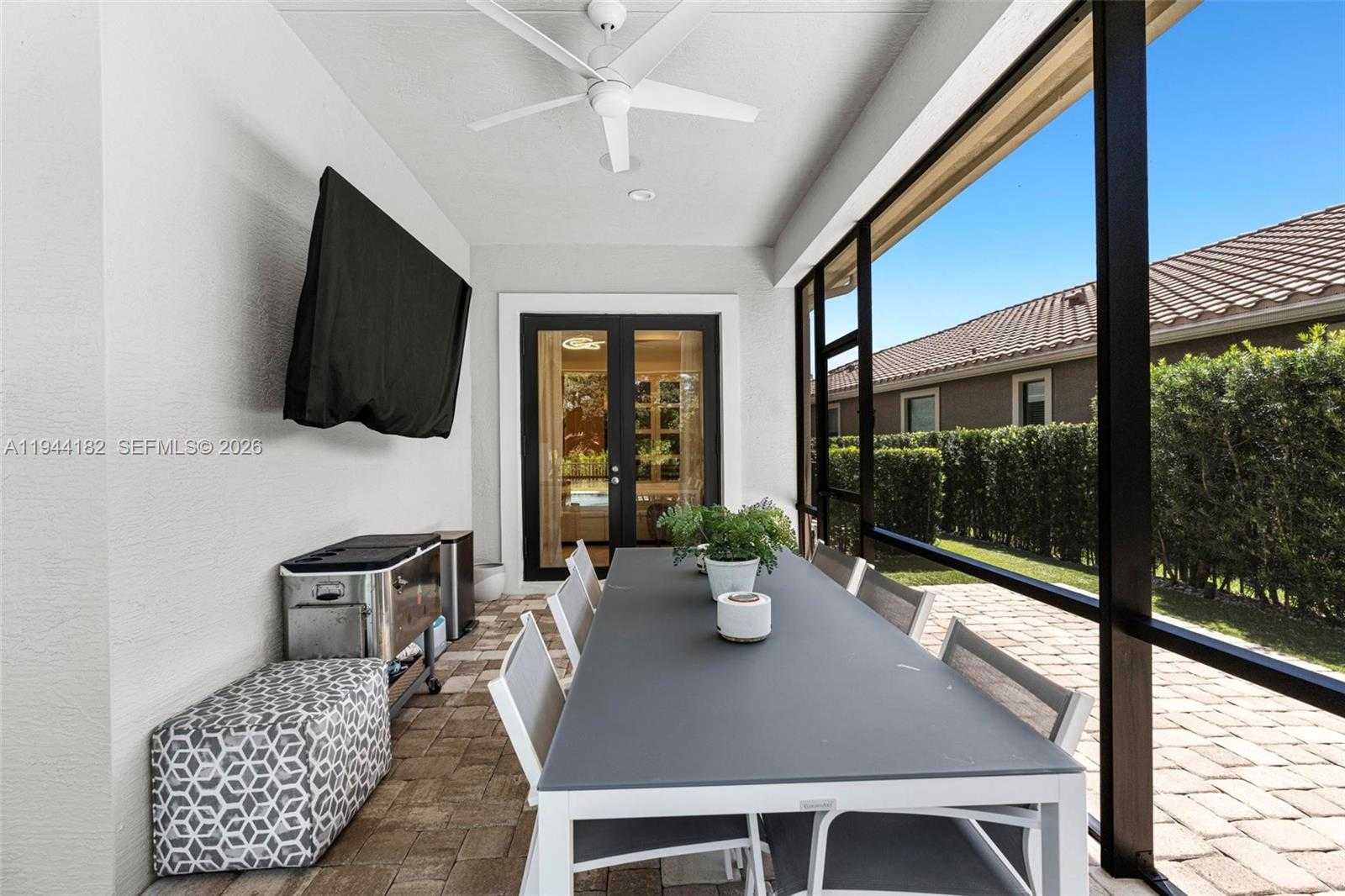 Small Image of 10185 CAMEILLA ST, Parkland Number 37