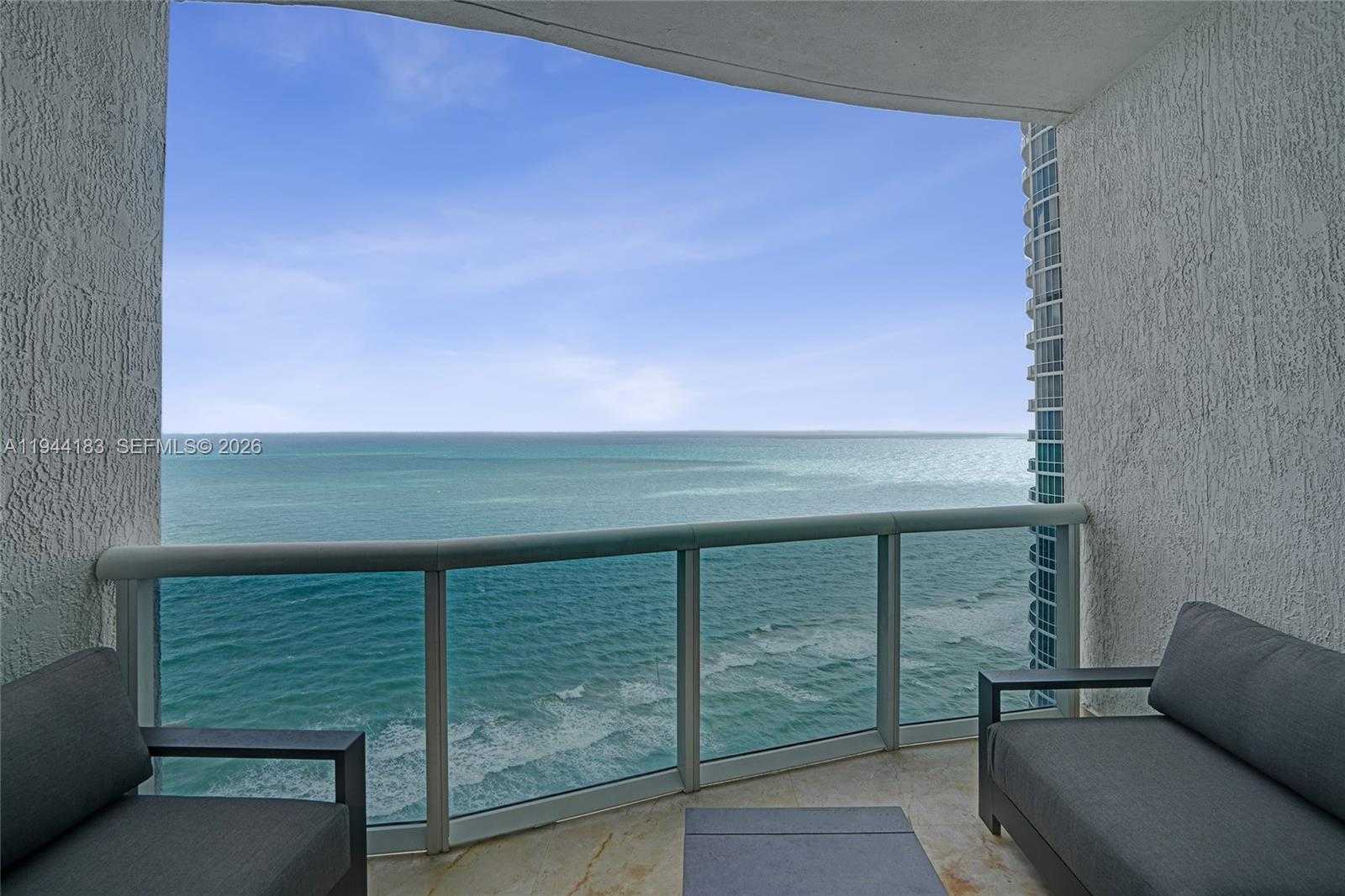 Small Image of 15901 COLLINS AVE #3006, Sunny Isles Beach Number 5