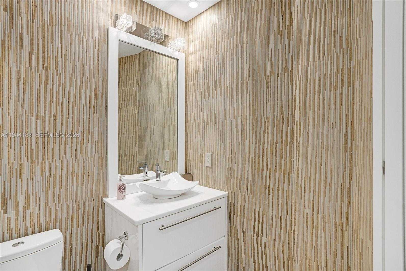 Small Image of 15901 COLLINS AVE #3006, Sunny Isles Beach Number 52