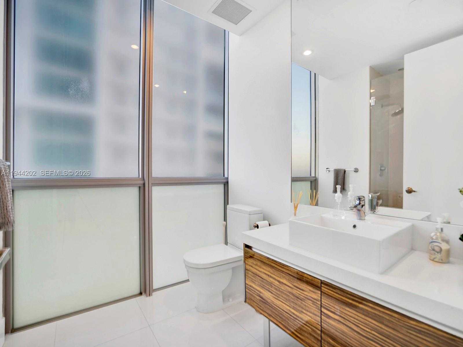 Small Image of 1100 BISCAYNE BLVD #4001, Miami Number 20