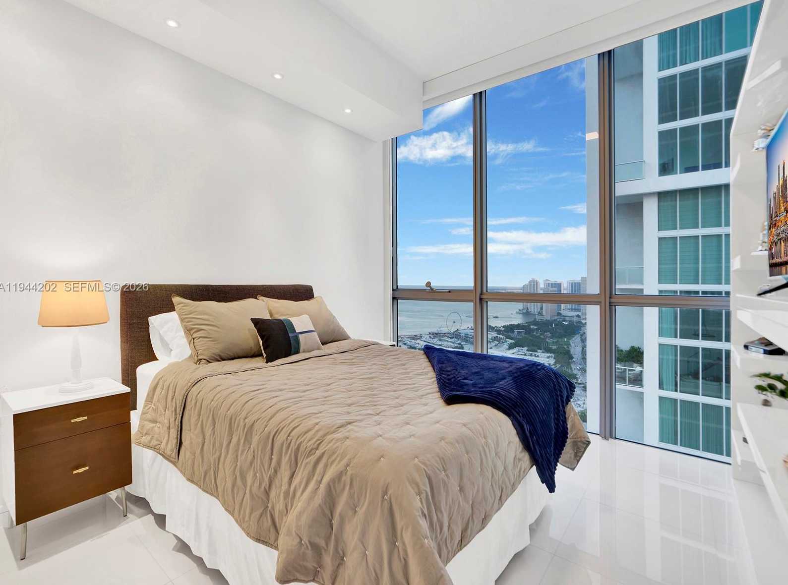 Small Image of 1100 BISCAYNE BLVD #4001, Miami Number 21