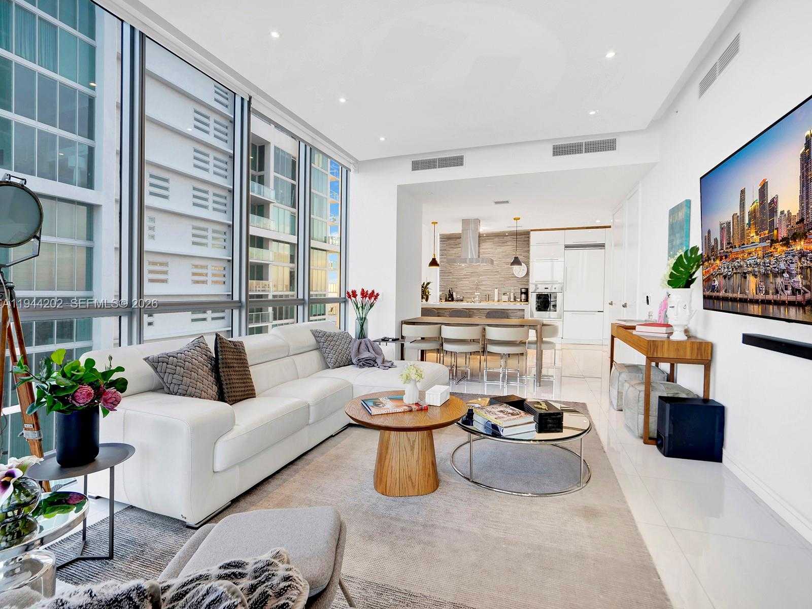 Small Image of 1100 BISCAYNE BLVD #4001, Miami Number 8