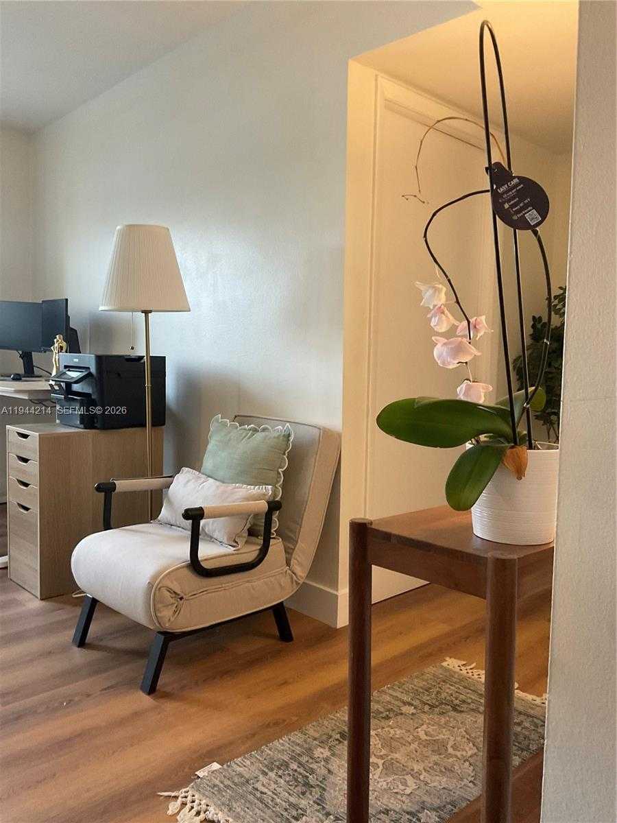 Small Image of 1390 OCEAN DR #404, Miami Beach Number 23