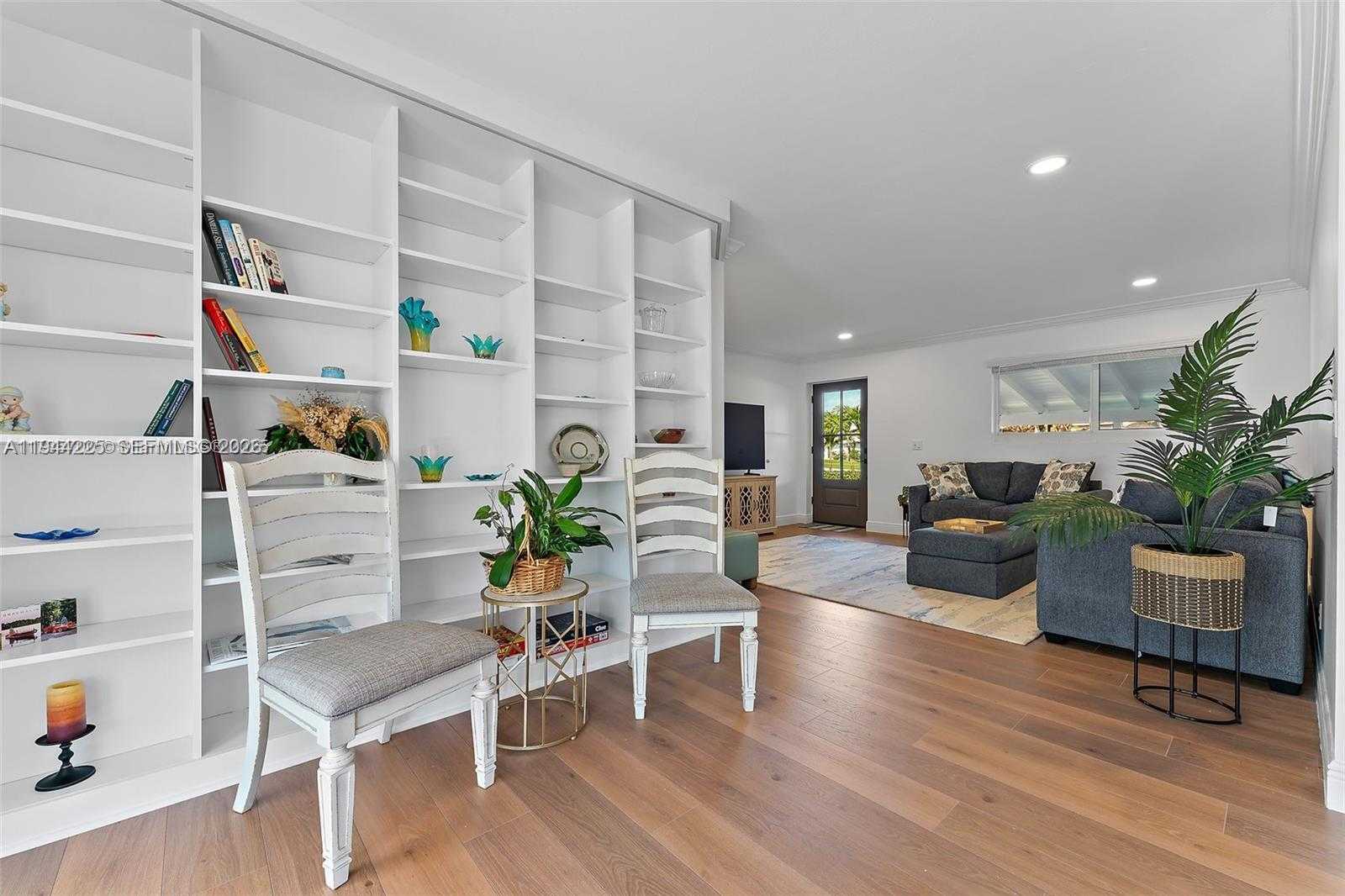 Small Image of 324 TEQUESTA, Tequesta Number 10