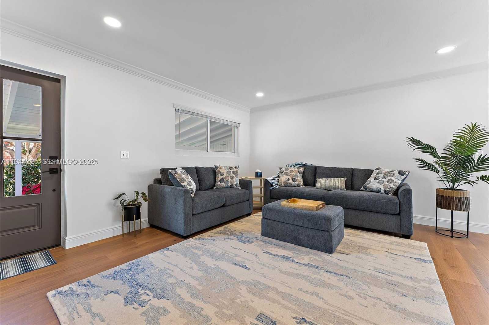 Small Image of 324 TEQUESTA, Tequesta Number 7