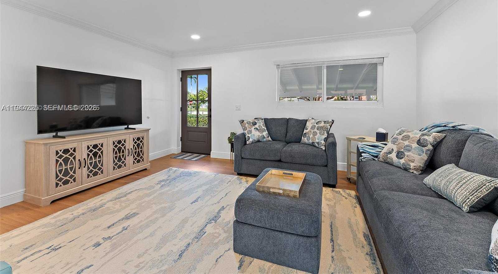 Small Image of 324 TEQUESTA, Tequesta Number 8