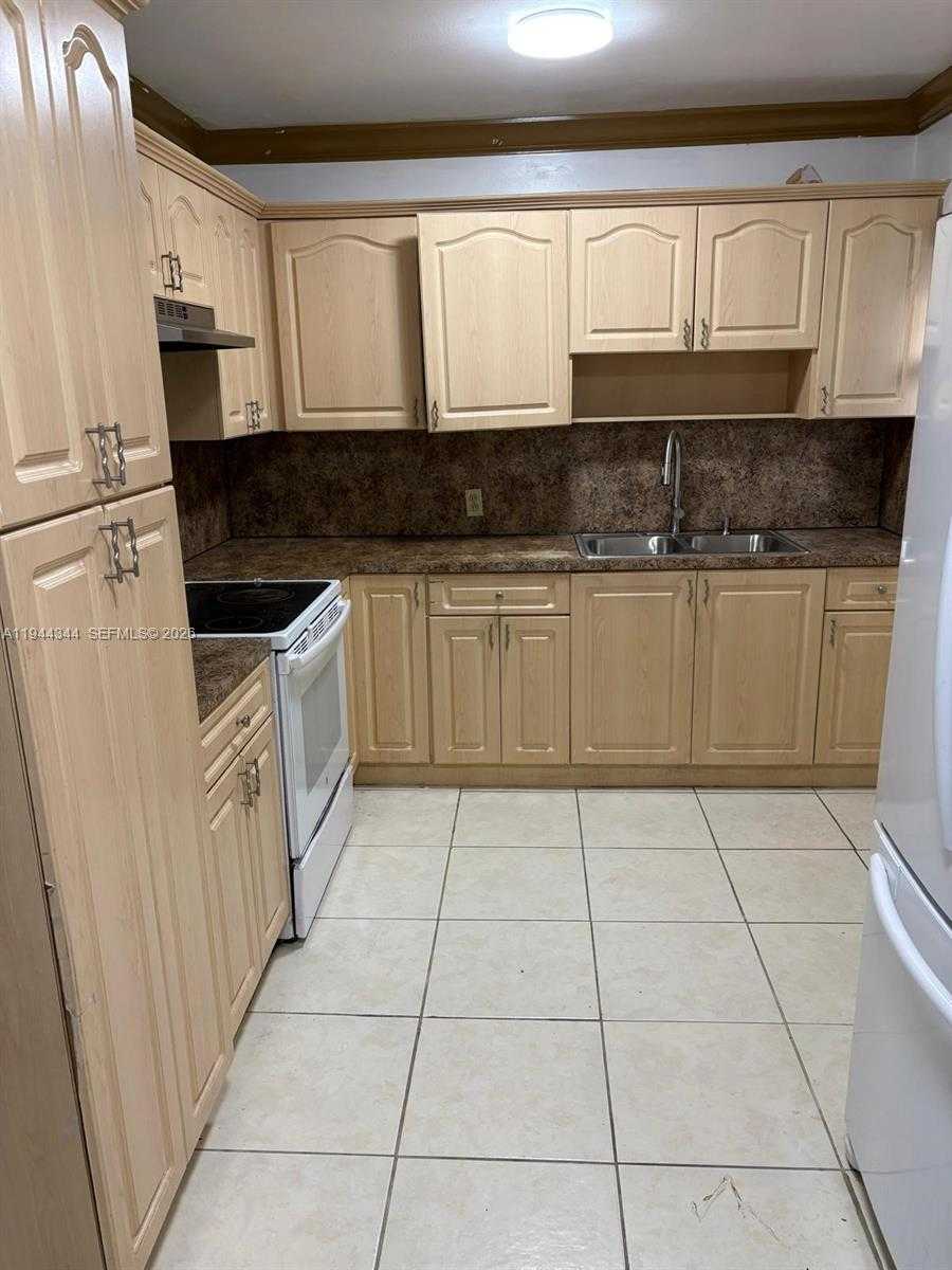 Small Image of 2830 NORTH WEST 66TH ST #2830, Miami Number 6