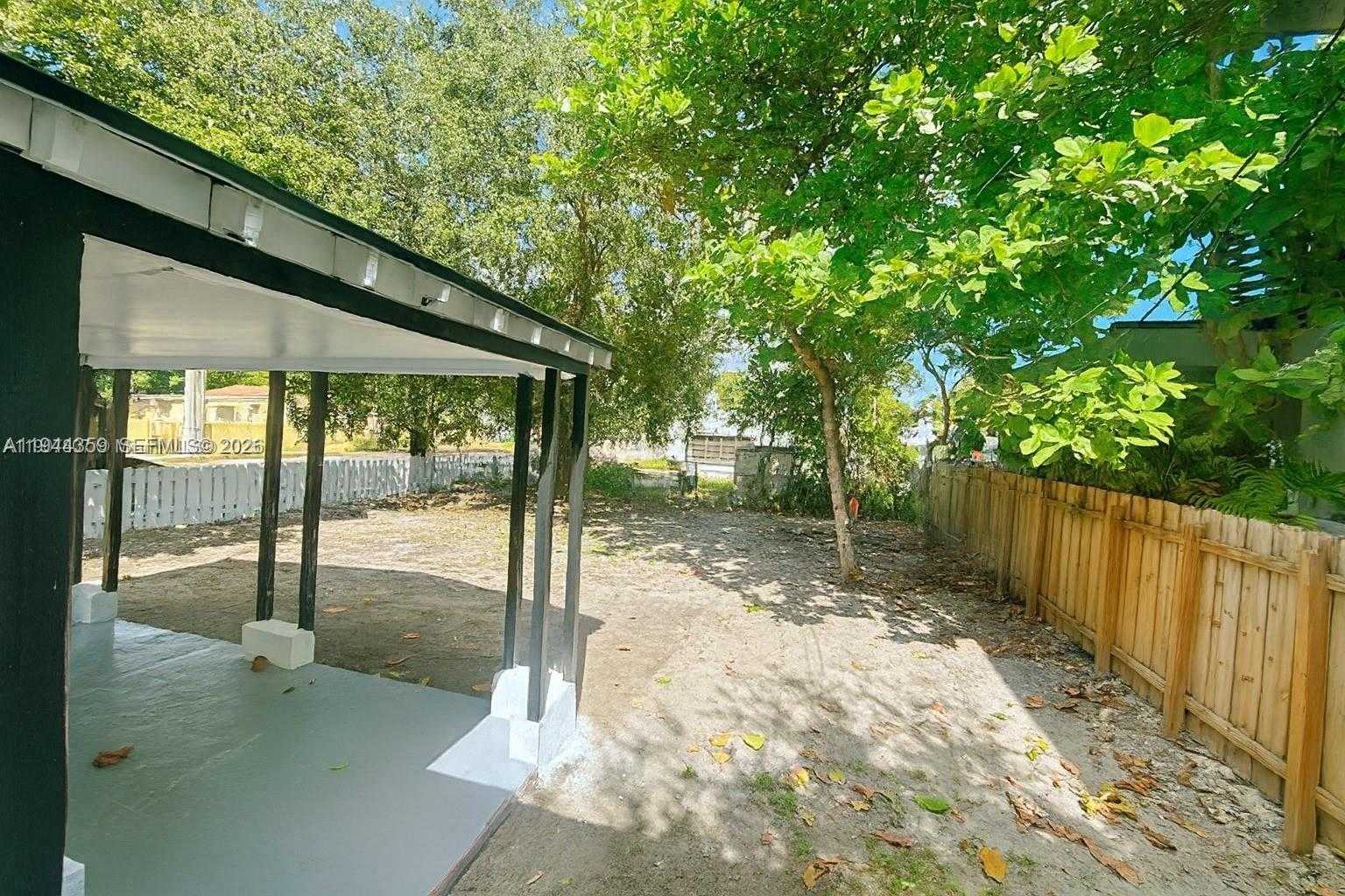 Small Image of Miami Number 9