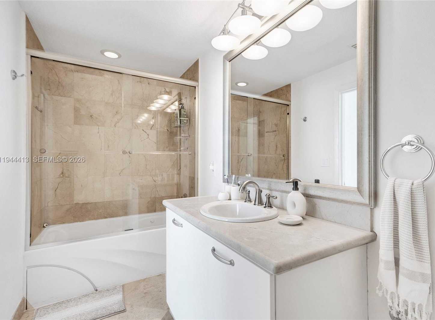 Small Image of 6515 COLLINS AVE #1806, Miami Beach Number 16