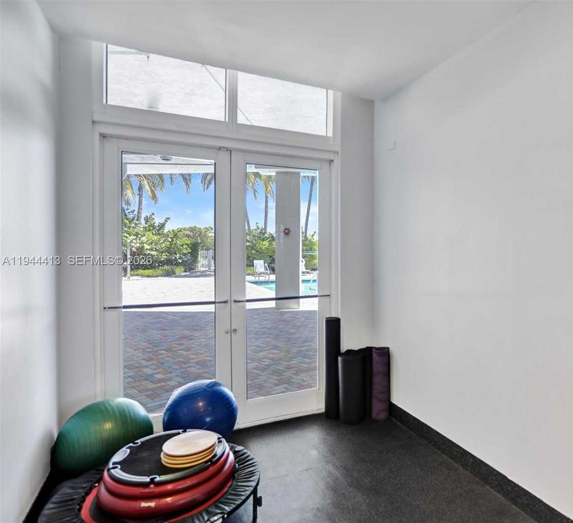 Small Image of 6515 COLLINS AVE #1806, Miami Beach Number 20