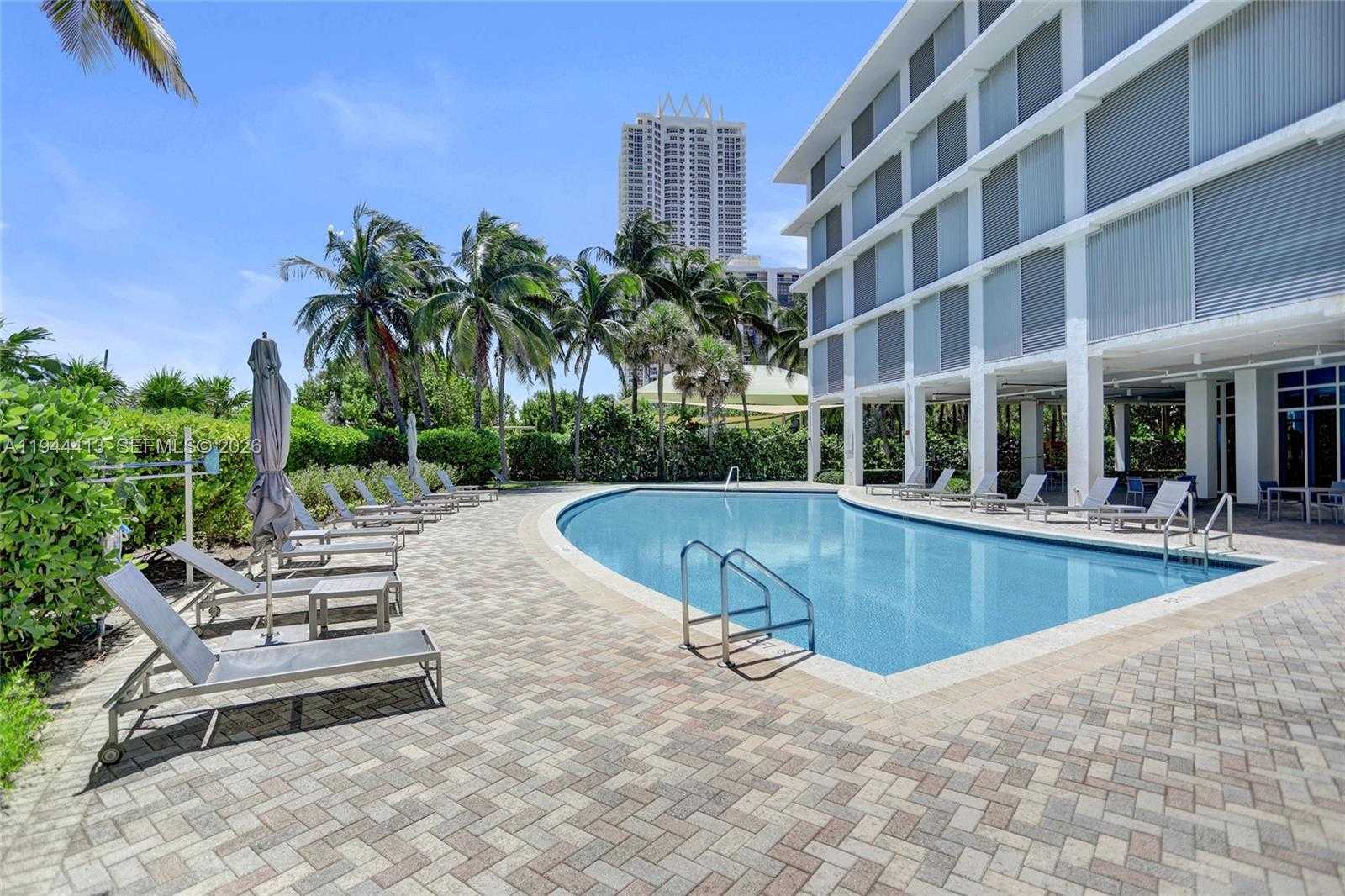 Small Image of 6515 COLLINS AVE #1806, Miami Beach Number 26
