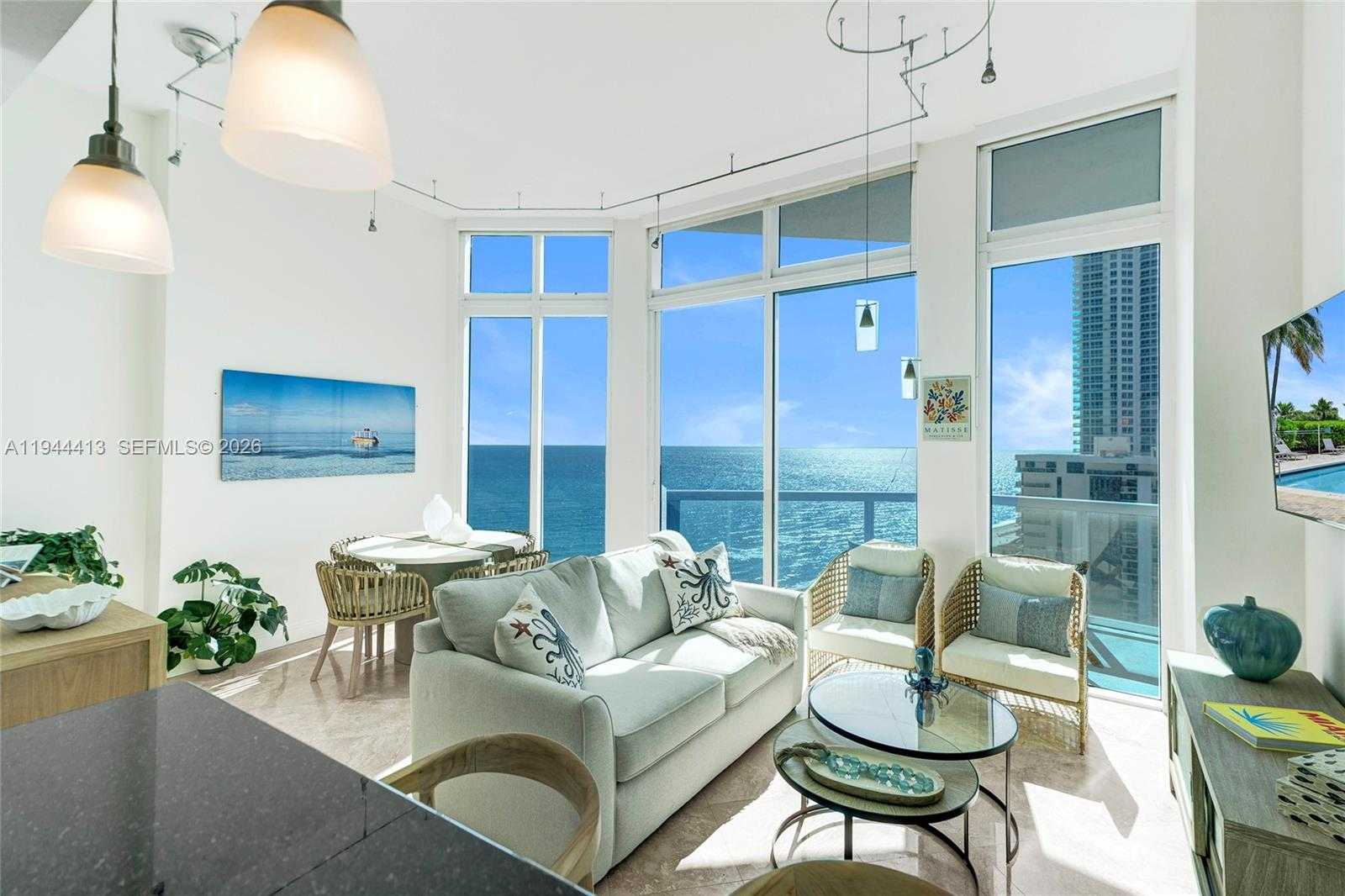 Small Image of 6515 COLLINS AVE #1806, Miami Beach Number 3