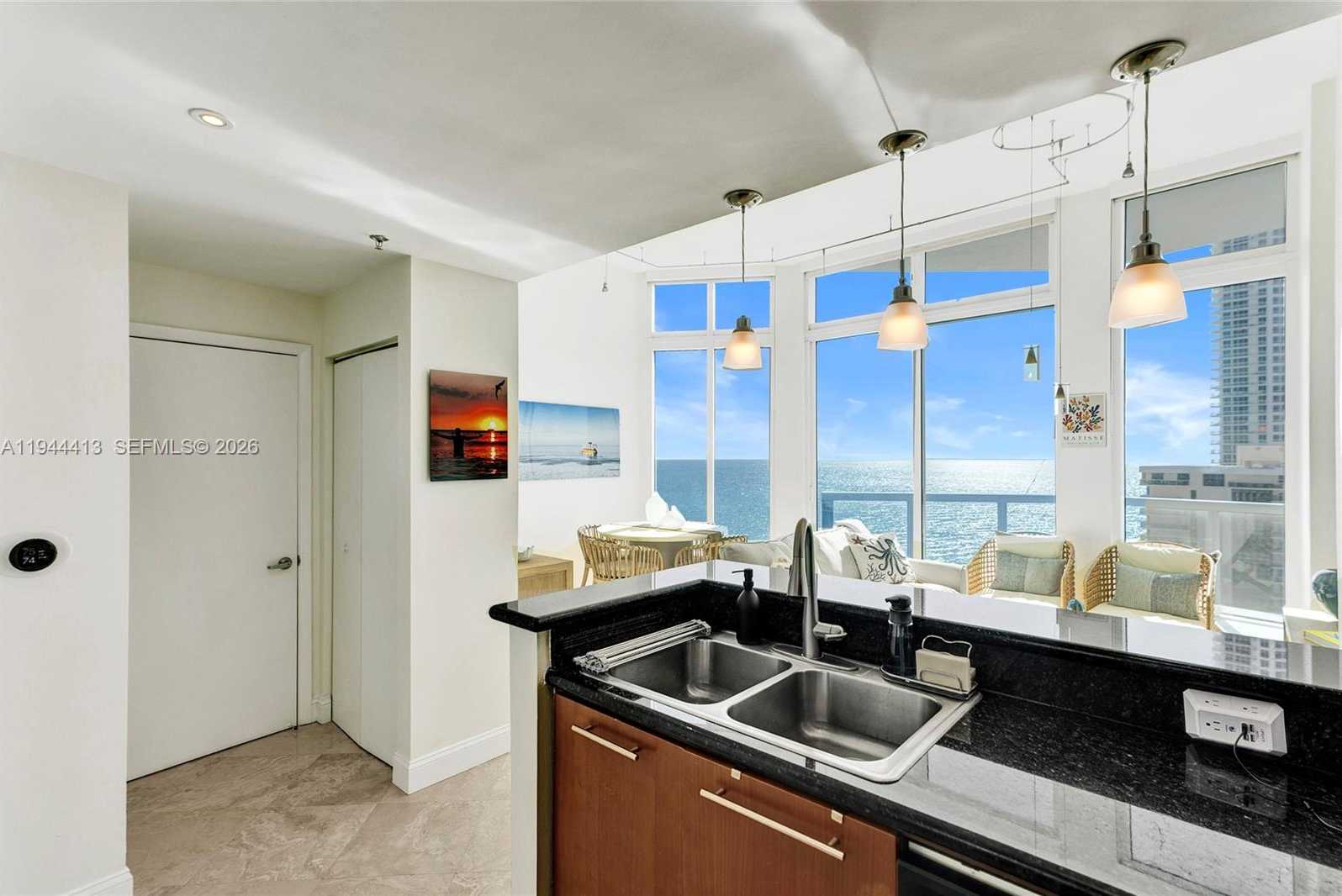 Small Image of 6515 COLLINS AVE #1806, Miami Beach Number 4