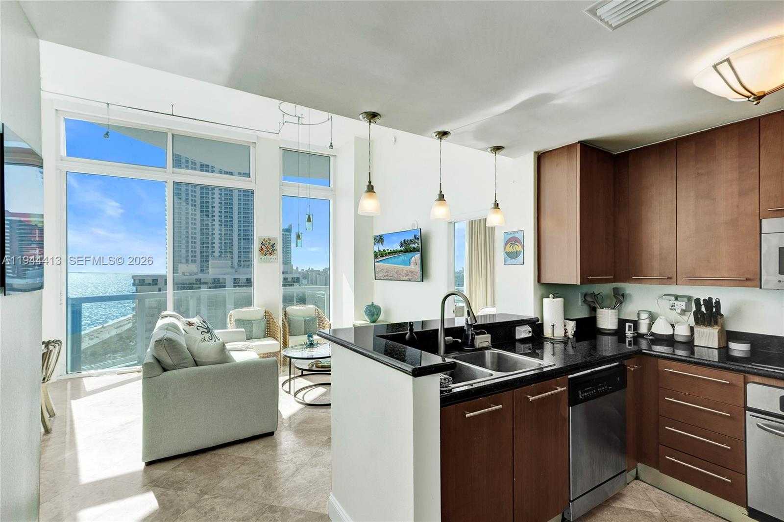 Small Image of 6515 COLLINS AVE #1806, Miami Beach Number 5
