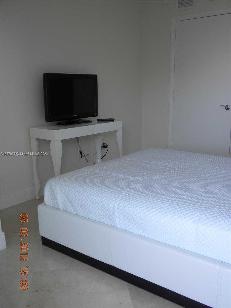 Small Image of 1830 #4311, Hallandale Beach Number 15