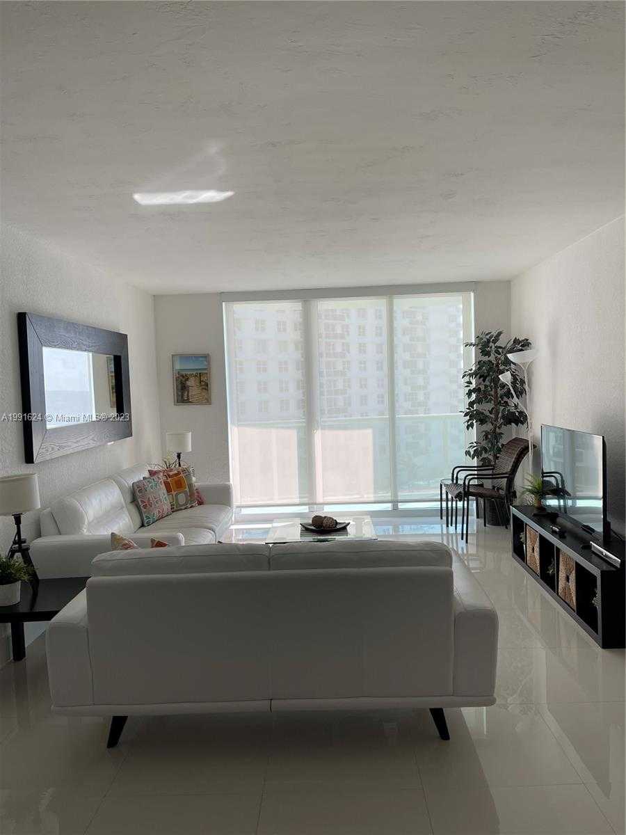 Small Image of 3801 S Ocean Dr, Hollywood, FL 33019, USA Number 2