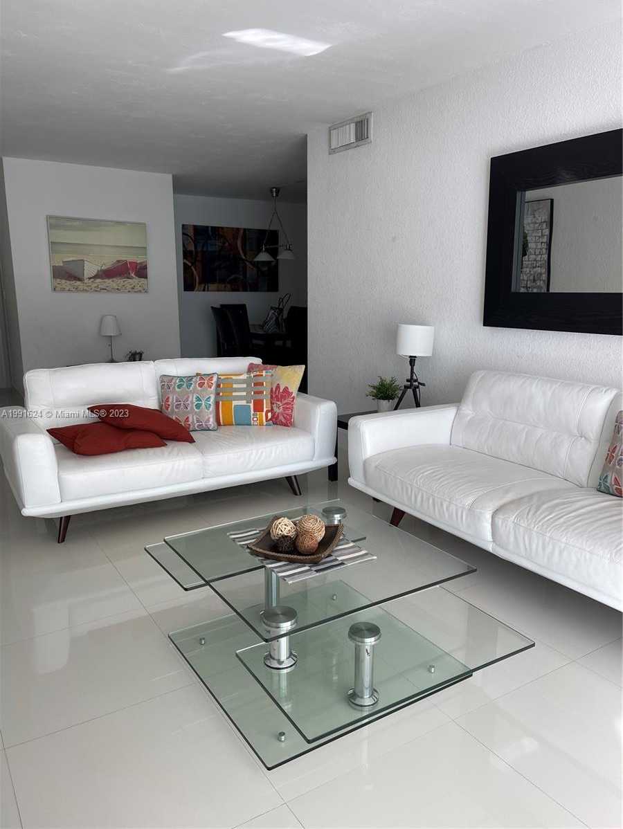 Small Image of 3801 S Ocean Dr, Hollywood, FL 33019, USA Number 3