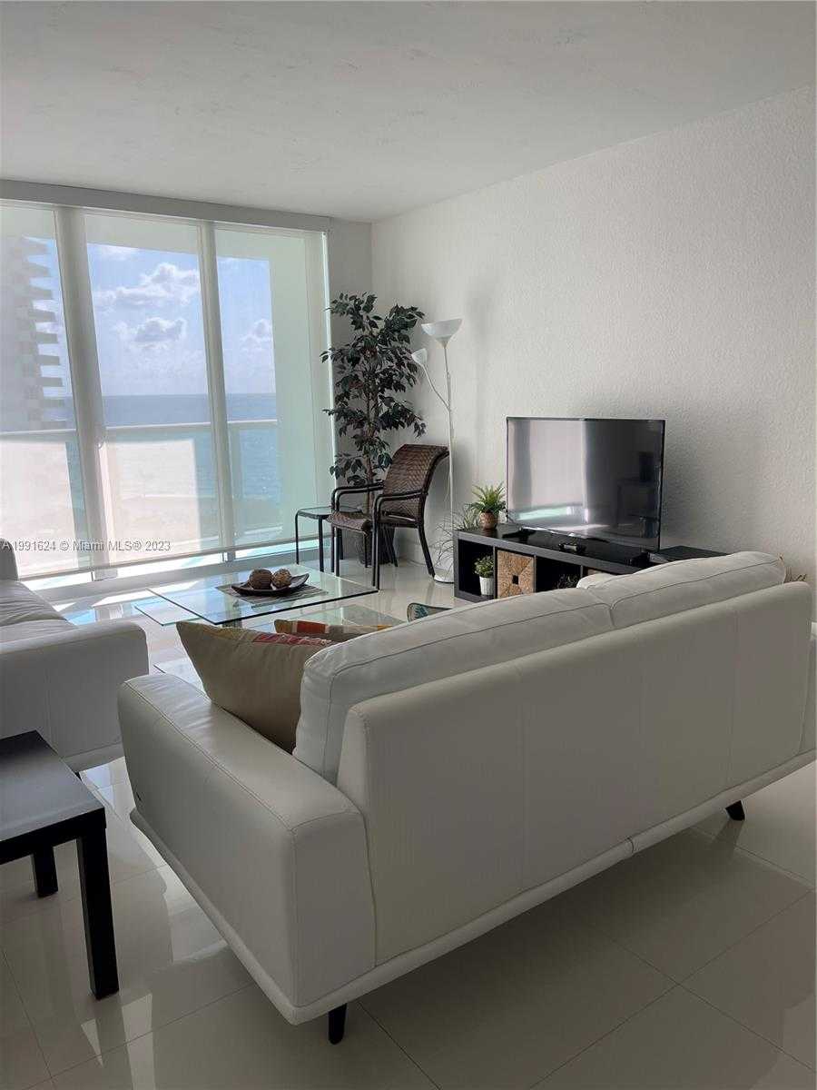 Small Image of 3801 S Ocean Dr, Hollywood, FL 33019, USA Number 4