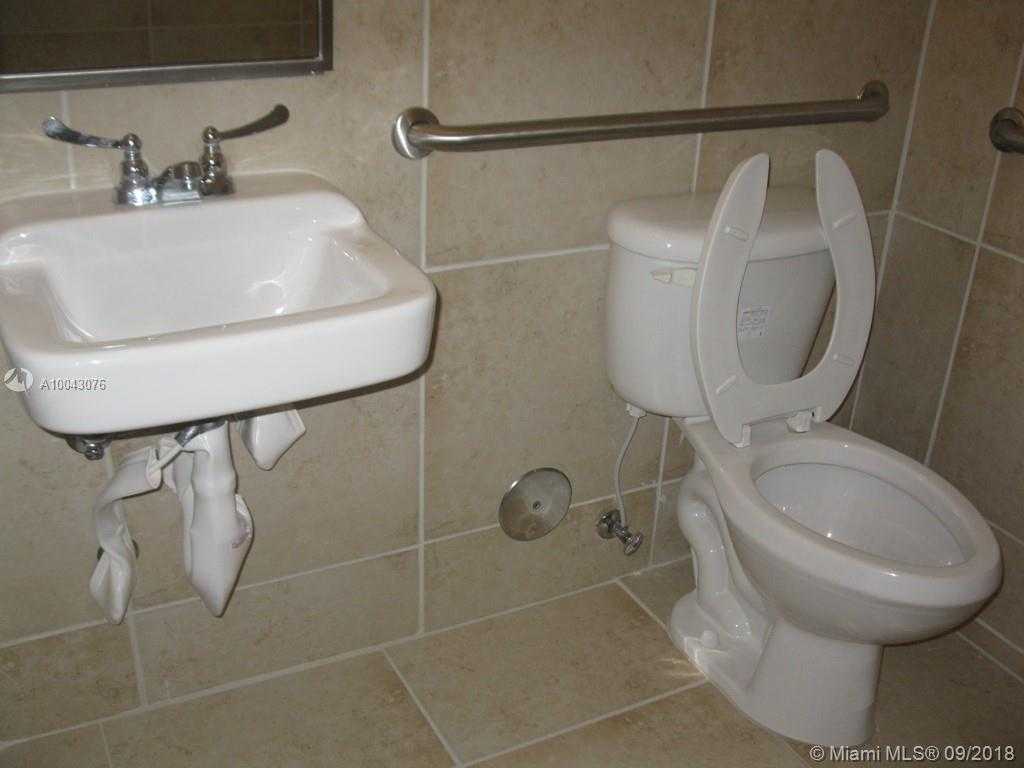 Small Image of 13690 SW 142nd Ave, Miami, FL 33186, USA Number 3