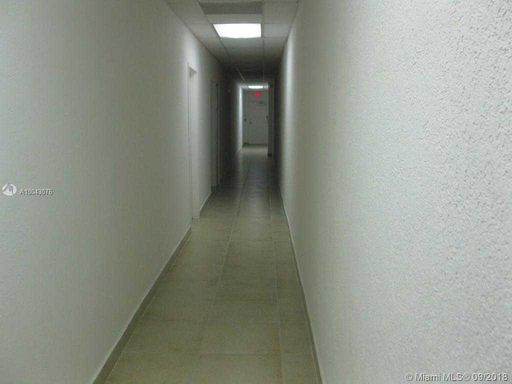 Small Image of 13690 SW 142nd Ave, Miami, FL 33186, USA Number 4