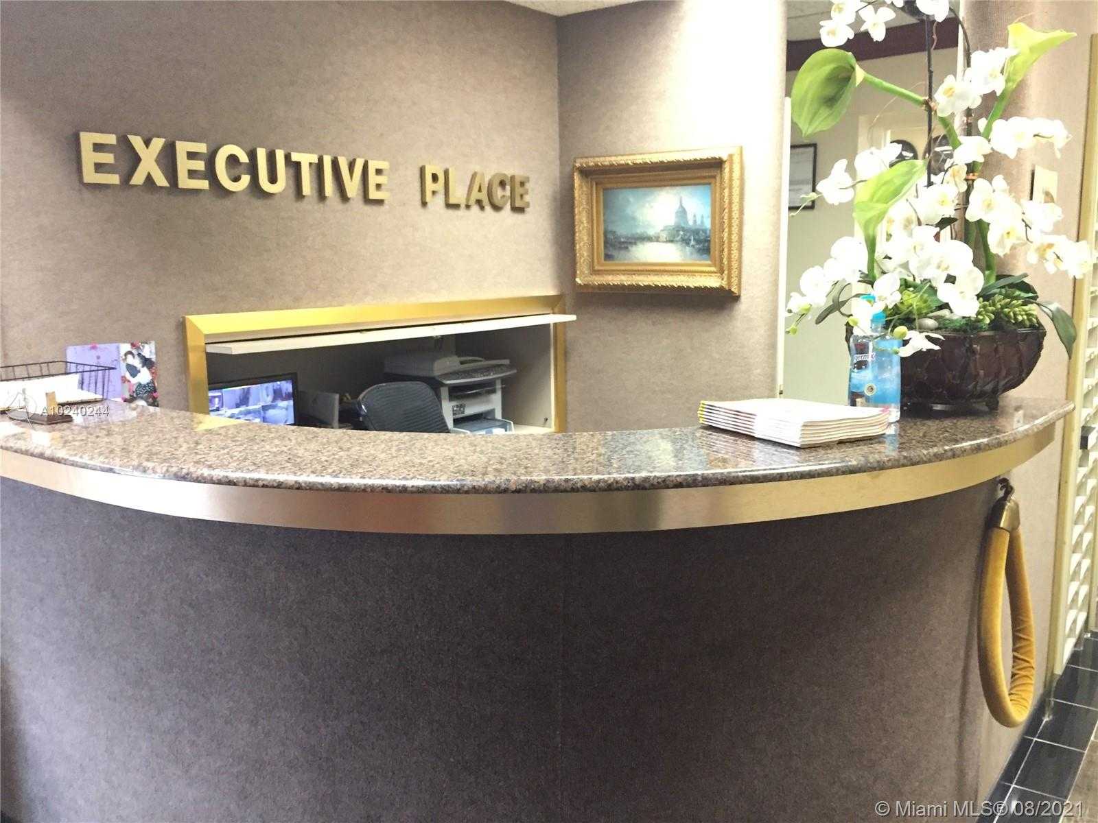 Small Image of 2455 HOLLYWOOD BLVD, Hollywood Number 4