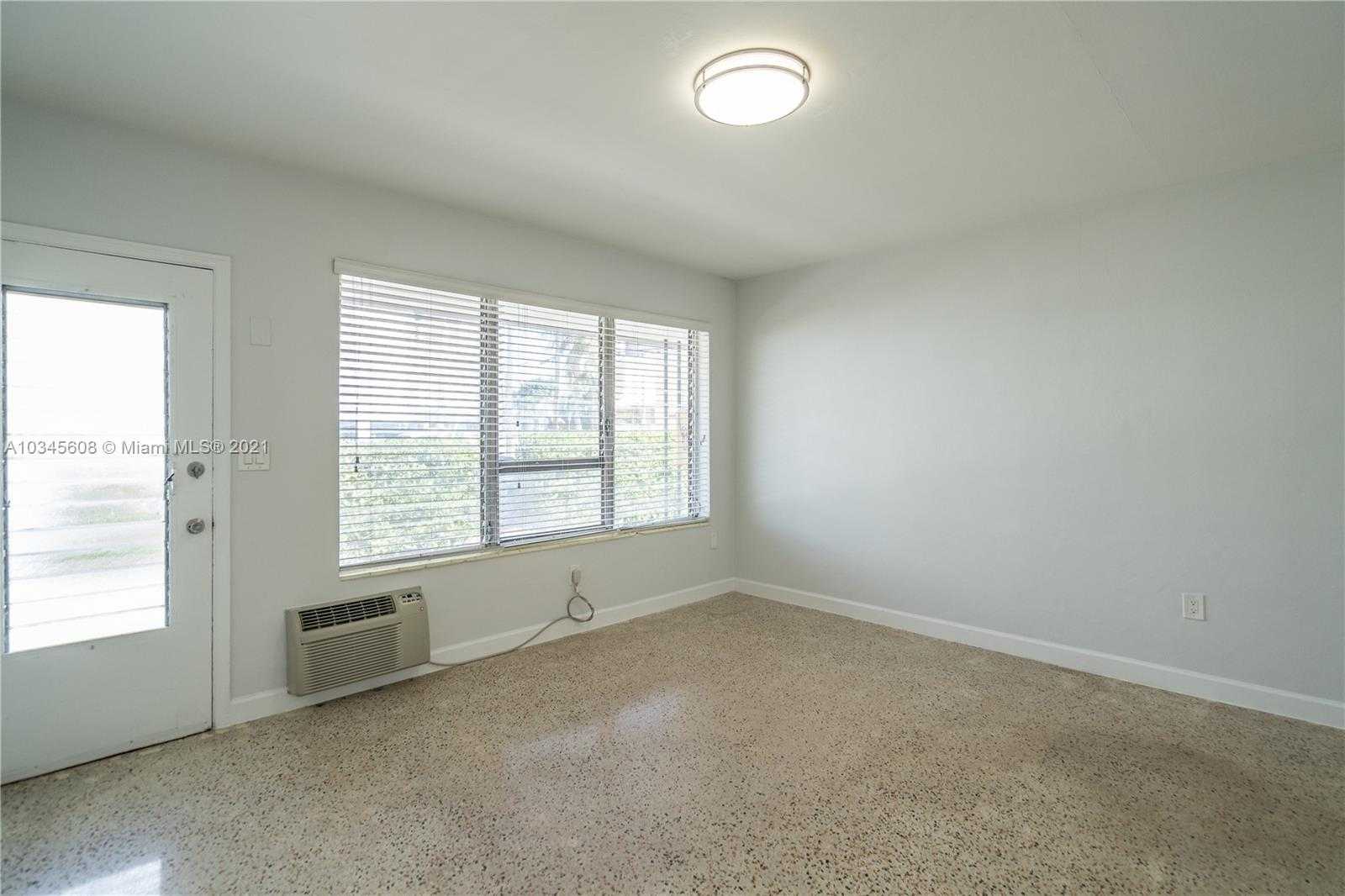 Small Image of 7746 Carlyle Ave, Miami Beach, FL 33141, USA Number 11