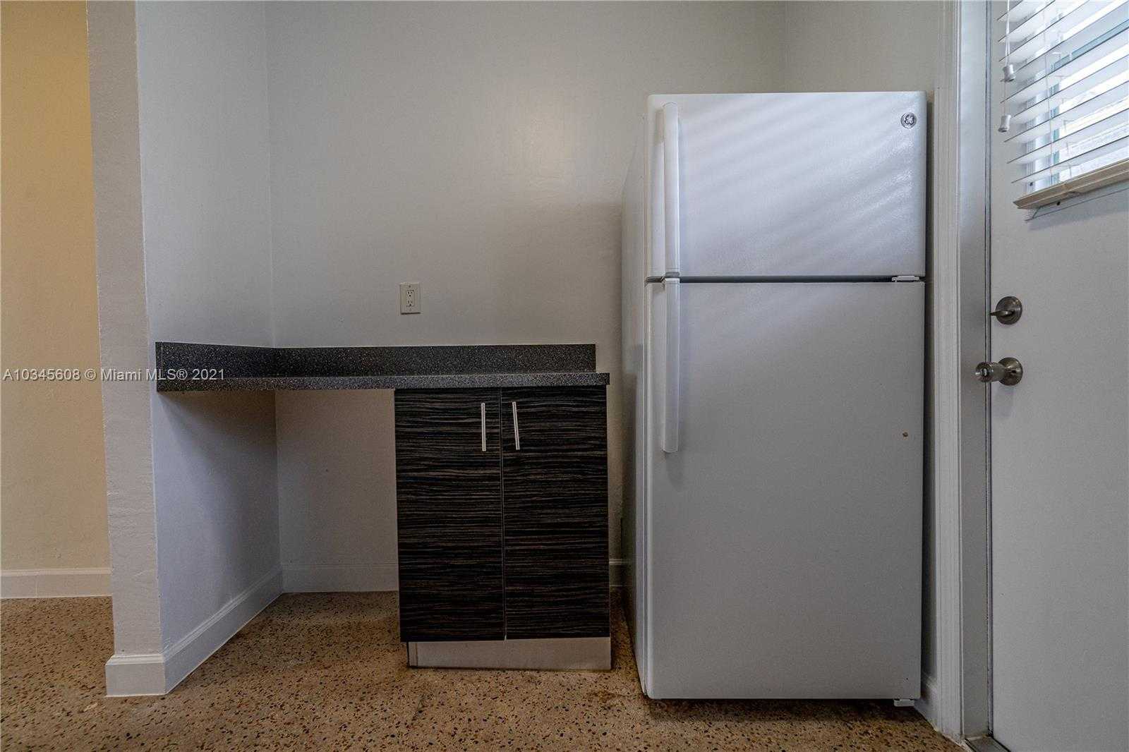 Small Image of 7746 Carlyle Ave, Miami Beach, FL 33141, USA Number 22
