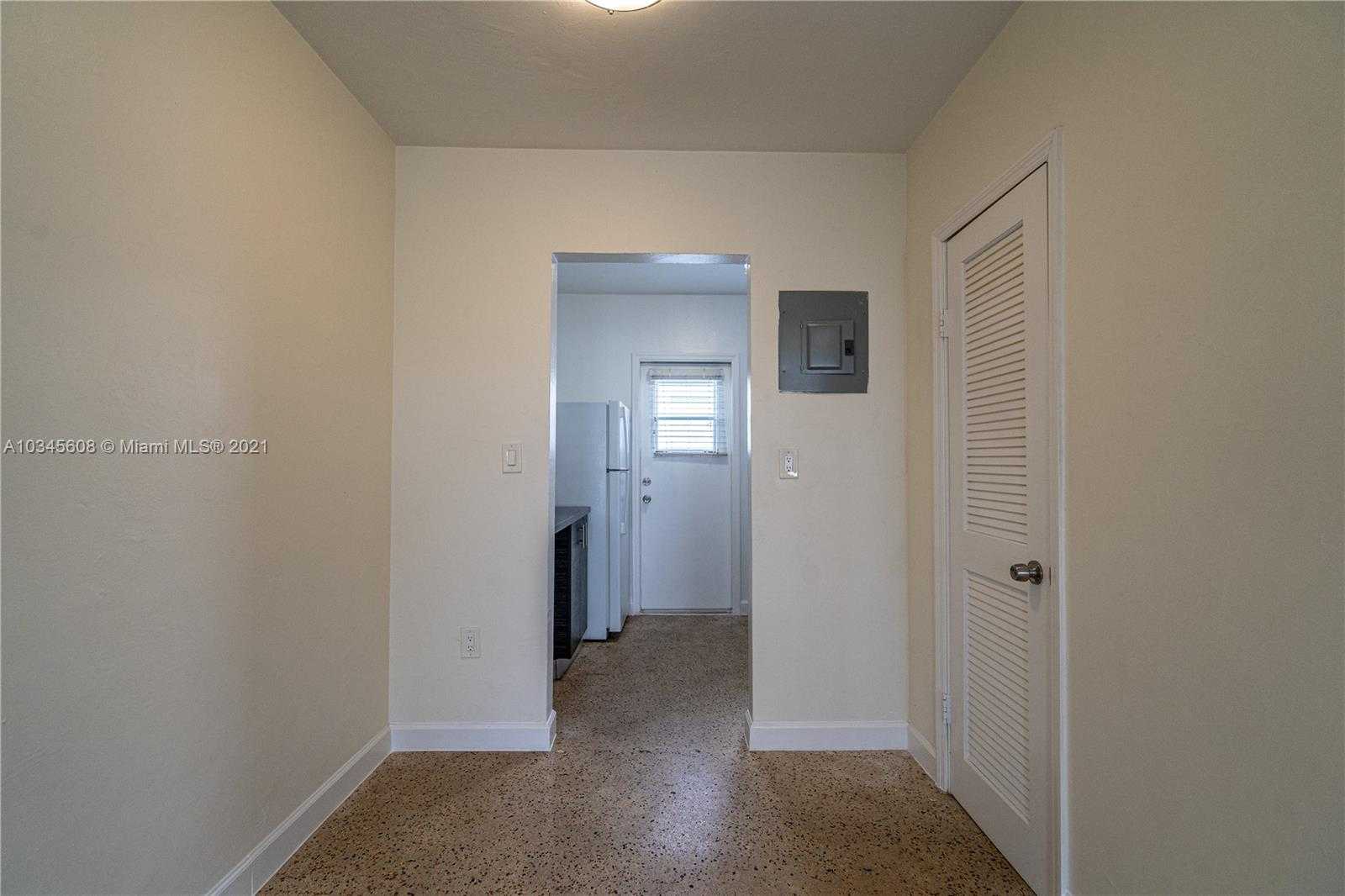 Small Image of 7746 Carlyle Ave, Miami Beach, FL 33141, USA Number 23