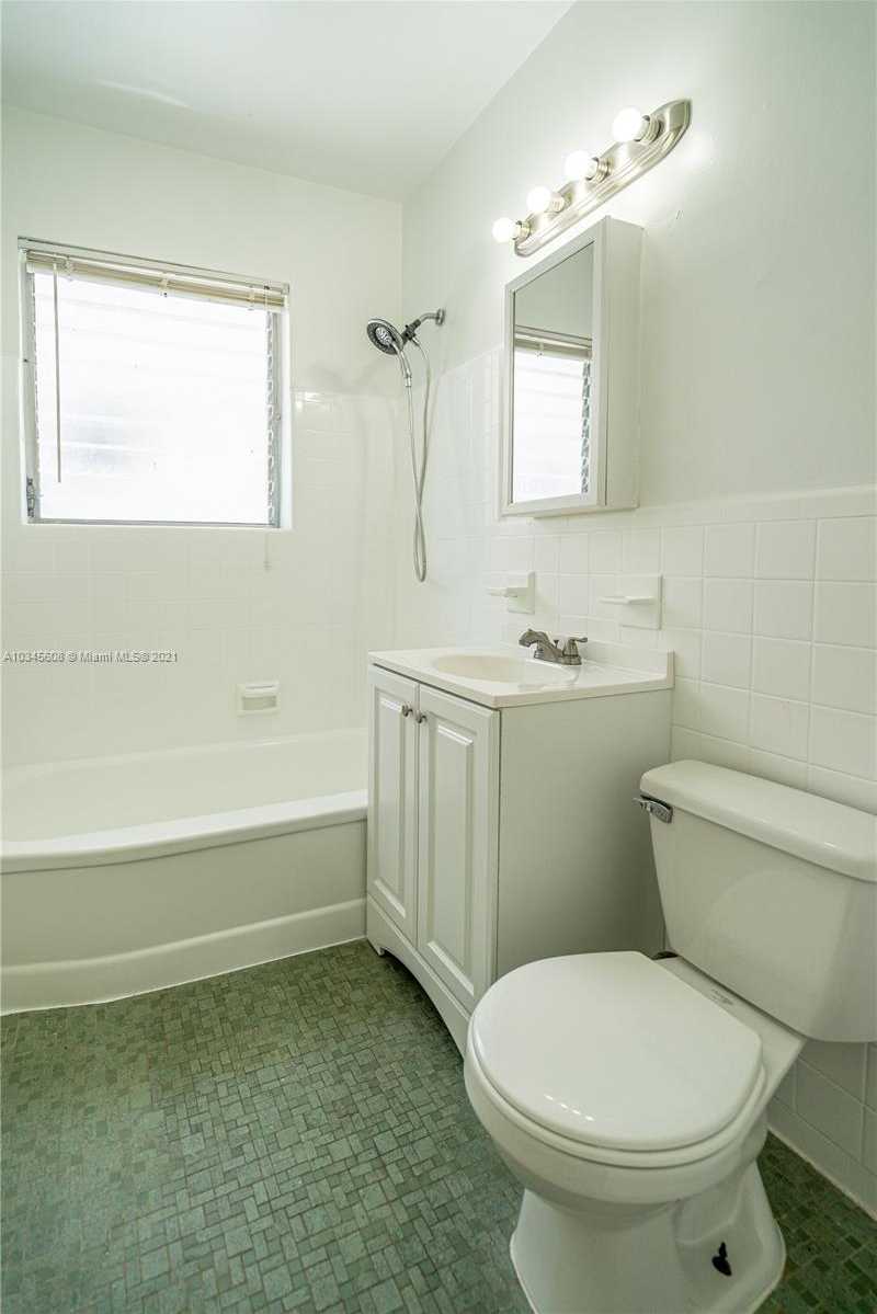 Small Image of 7746 Carlyle Ave, Miami Beach, FL 33141, USA Number 32