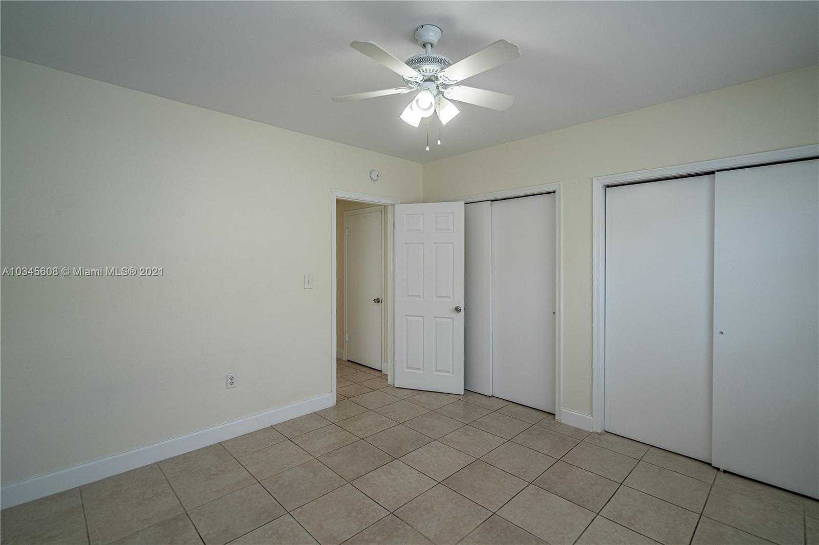 Small Image of 7746 Carlyle Ave, Miami Beach, FL 33141, USA Number 35