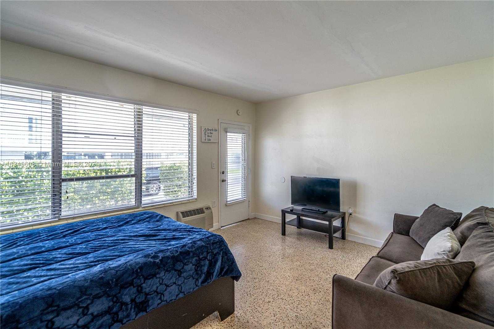 Small Image of 7746 Carlyle Ave, Miami Beach, FL 33141, USA Number 38