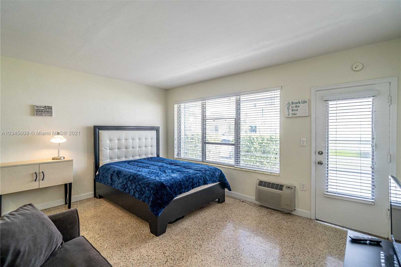 Small Image of 7746 Carlyle Ave, Miami Beach, FL 33141, USA Number 39