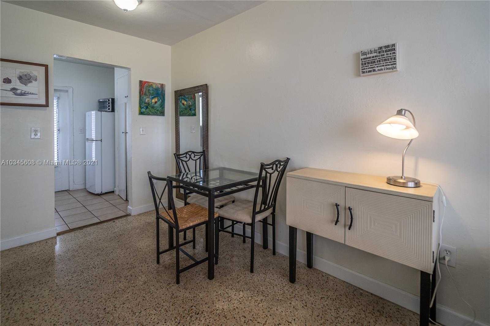 Small Image of 7746 Carlyle Ave, Miami Beach, FL 33141, USA Number 43