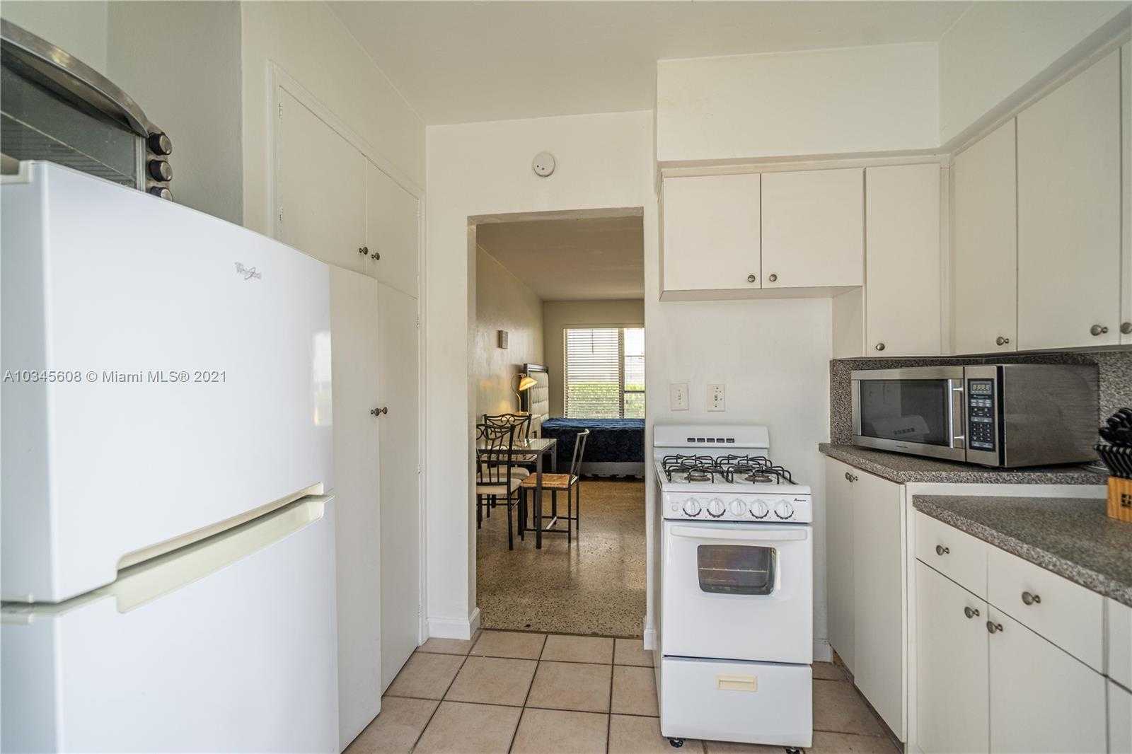 Small Image of 7746 Carlyle Ave, Miami Beach, FL 33141, USA Number 46