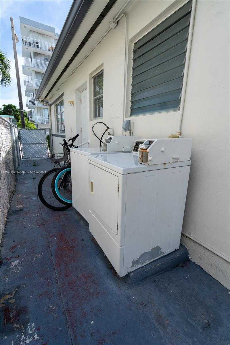 Small Image of 7746 Carlyle Ave, Miami Beach, FL 33141, USA Number 7